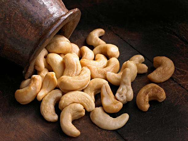 CASHEWS